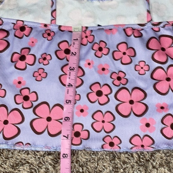 Shein women’s medium lettuce trim floral rib knit cami crop top - Picture 5 of 7